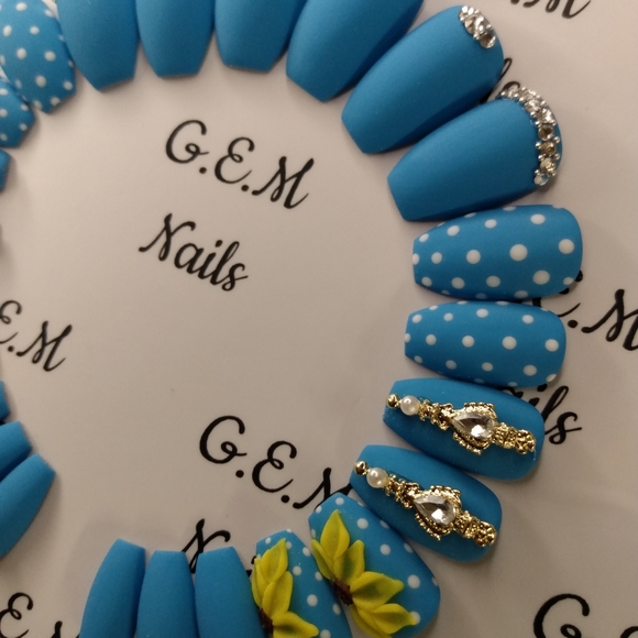 Press on nails (short coffin) - Picture 3 of 3